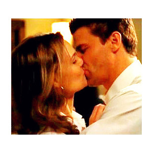 Booth Kisses Brennan8