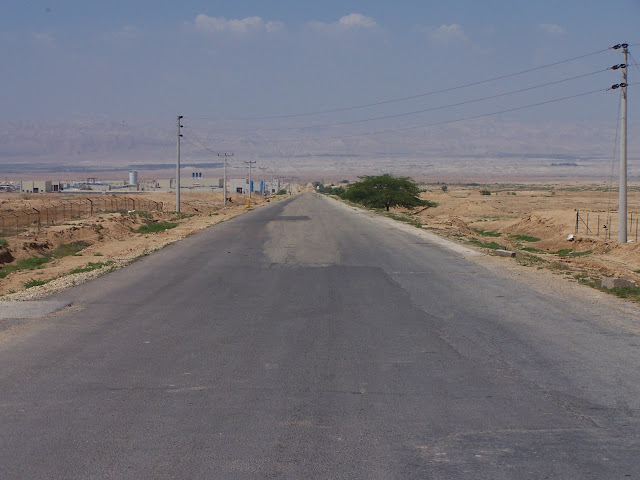 Route qui mène en Israël depuis la Jordanie