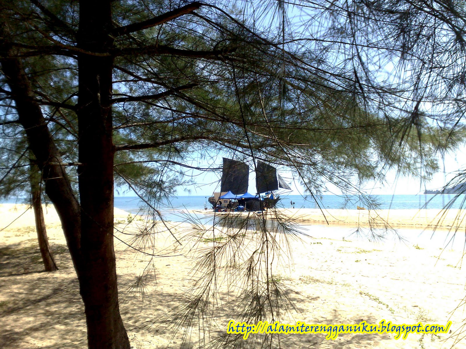 Alami Terengganu: Pantai Bukit Keluang dan Penggambaran 