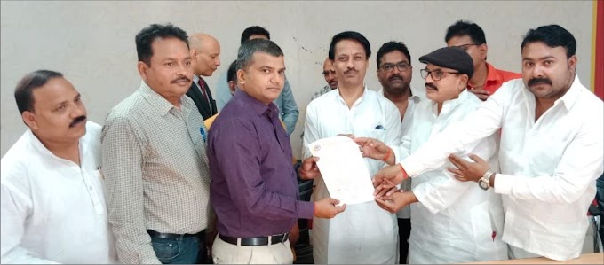  Jaunpur:व्यापार मण्डल ने ज्ञापन के माध्यम से डीएम से इंपिरियस मशीन के लिये कहा