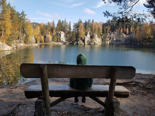 Adrspach, aktywnie z dzieckiem, aktywny wypoczynek, Colorland, Czechy, fotoksiążka, kalendarz, pamiątki z podróży, podróże małe i duże, podróże z dzieckiem, Skalne Miasto, szmaragdowe jeziorko, fotoksiążka na prezent, personalizowane prezenty na święta