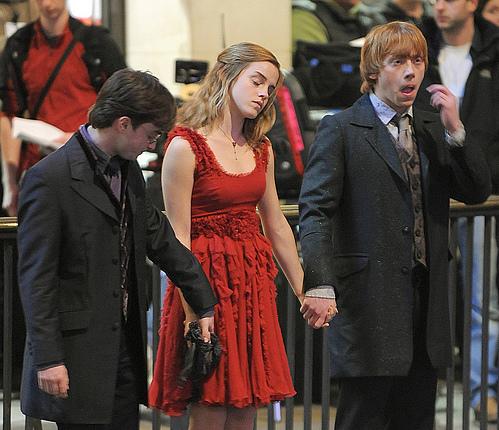 Funny picture of "Harry Potter" actors. Labels: Emma Daniel and Rupert, 