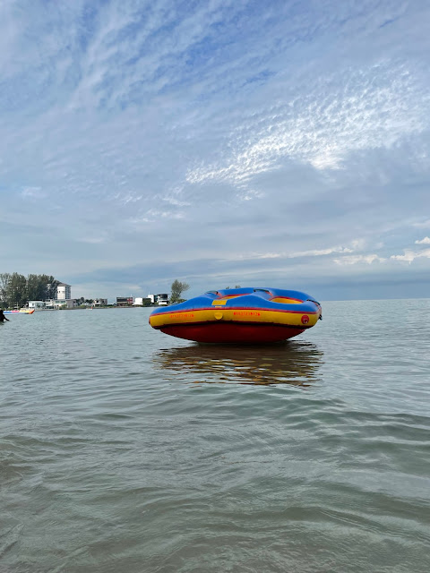 Pengalaman naik donut boat dekat Port Dickson