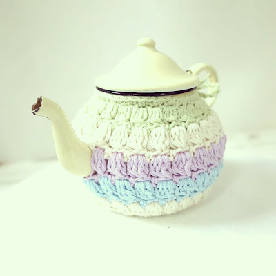 ByHaafner, crochet, puff stitch, tea cosy, pastel