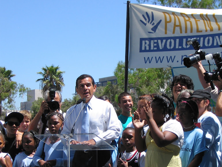 Mayor Antonio Villaraigosa speaking at a school privatization event. Photo by Robert D. Skeels