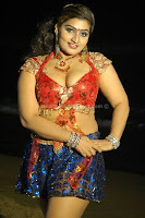 Babilona hot deep cleavage  in avan appadithan