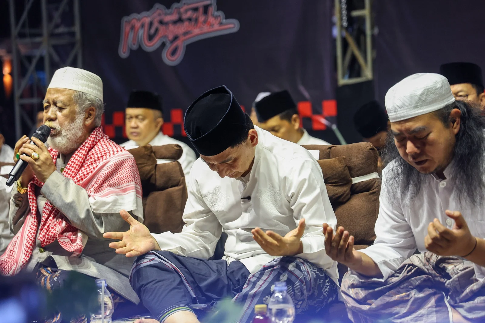 Gebyar Shalawat: Upaya Kolektif Masyarakat Menuju Banten yang Religius dan Harmonis Gebyar Shalawat: Upaya Kolektif Masyarakat Menuju Banten yang Religius dan Harmonis