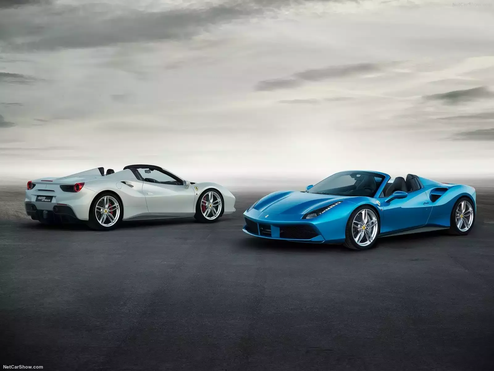 Hình ảnh siêu xe Ferrari 488 Spider 2016 & nội ngoại thất