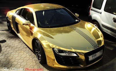 Audi R8 Golden version