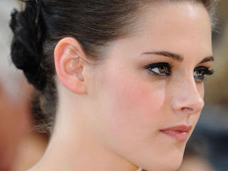 Kristen Stewart Hairstyle Wallpapers - Celebrity Hairstyle Ideas for Girls