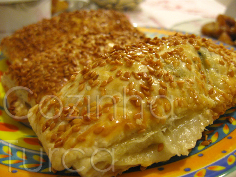 Folhados de Acelgas e Kaşar (Pazılı Milföy Börek)