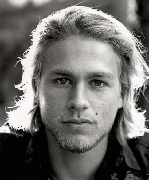 charlie hunnam wallpaper for phonr