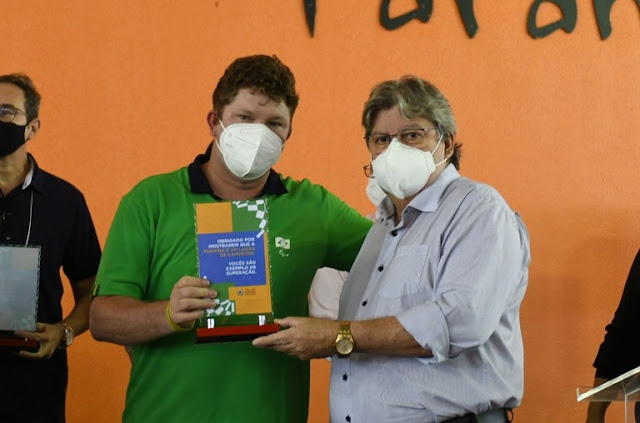 João Azevêdo e Cícero Lucena recepcionam atletas paralímpicos que representaram o Brasil nas Paralímpiadas de Tóquio