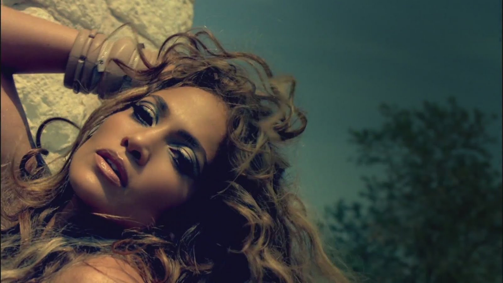 hiddenluxury: Jennifer Lopez "I'm Into You" Music Video ...