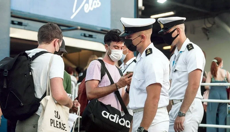 Το ευγενές Σώμα με τα λευκά