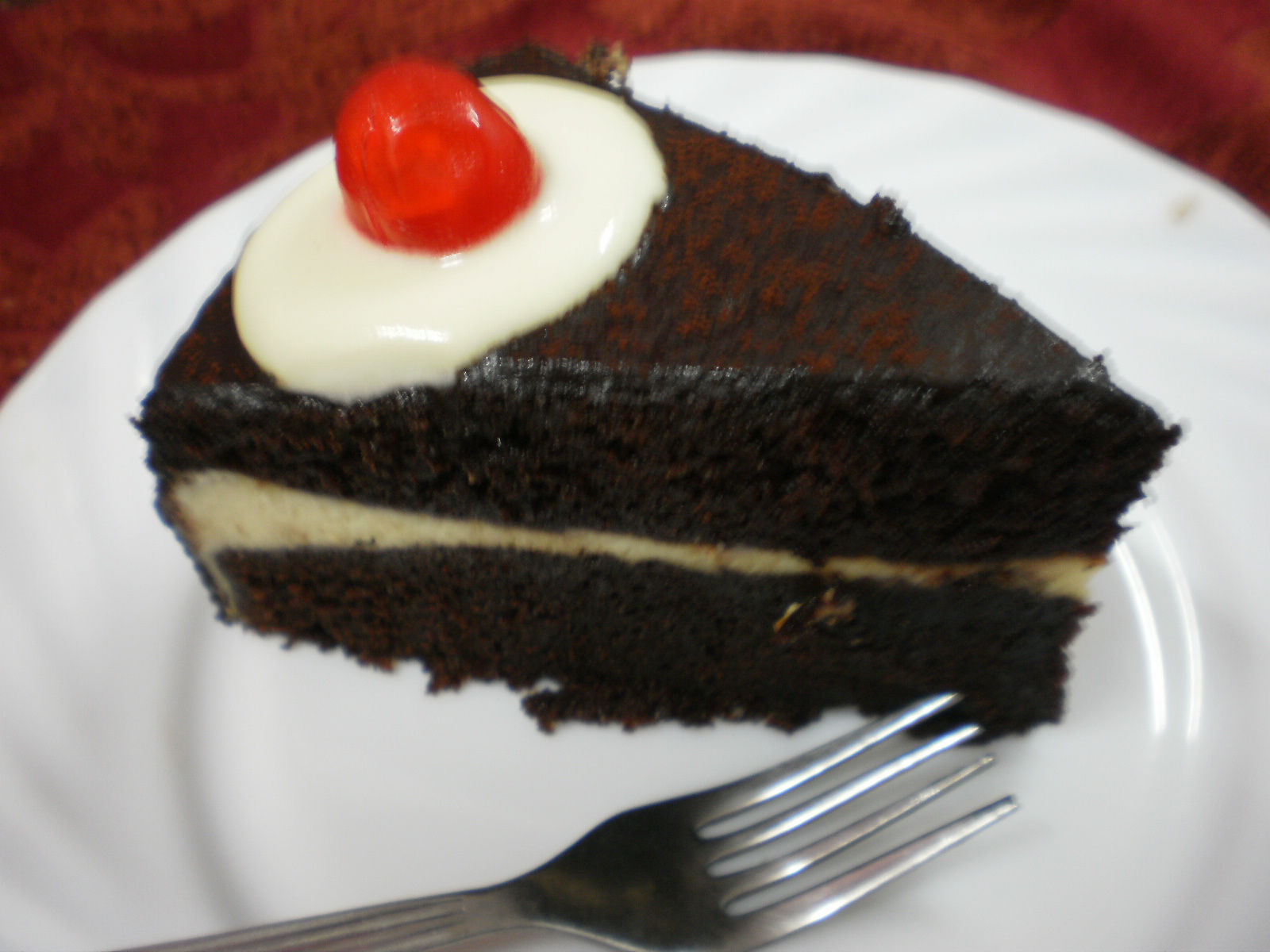 AKU dan SEGALANYA: Chocolate Moist with Cheese Layer Cake 