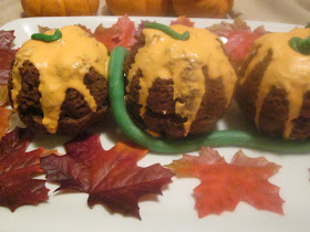 Pumpkin Shaped Mini Chocolate Pumpkin Cakes