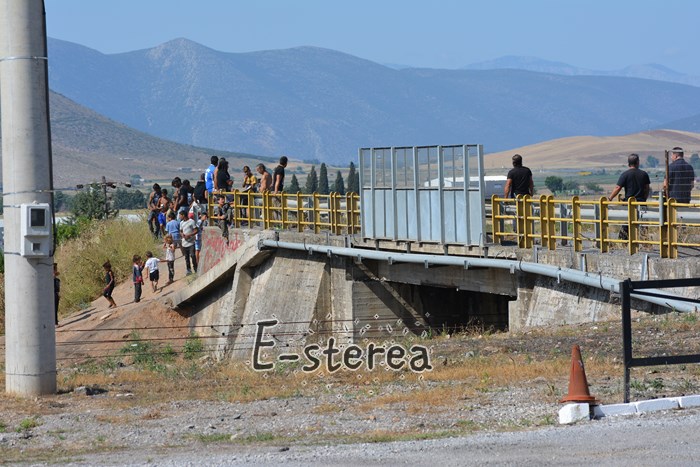 Αποκλειστικό :Νέα επίθεση των Ρομά στη γέφυρα του «τρόμου» στο ...