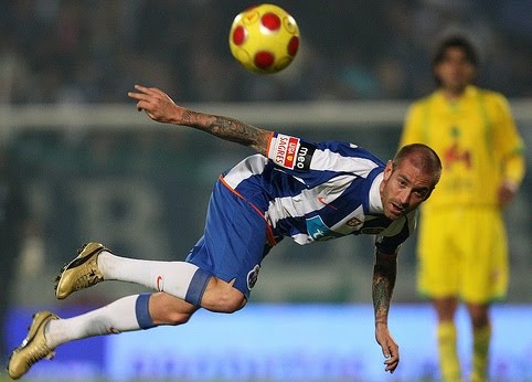 Manchester United is rumored to be trying to get Raul Meireles