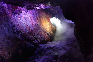 Sandanbeki Cave