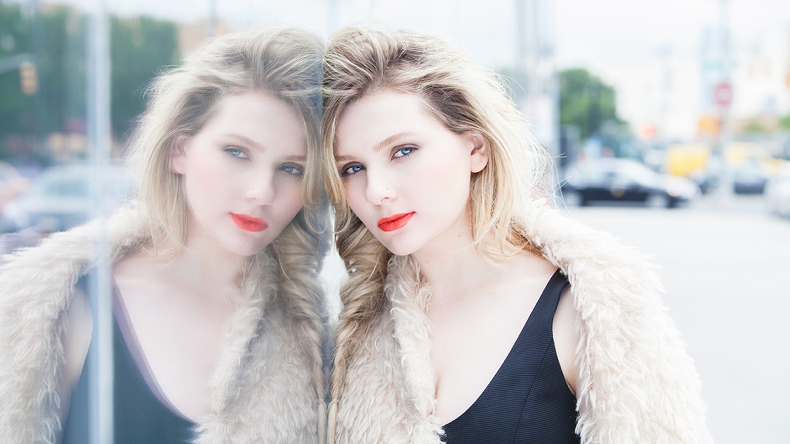 Hollywood Actress Abigail Breslin HD Images and Wallpapers