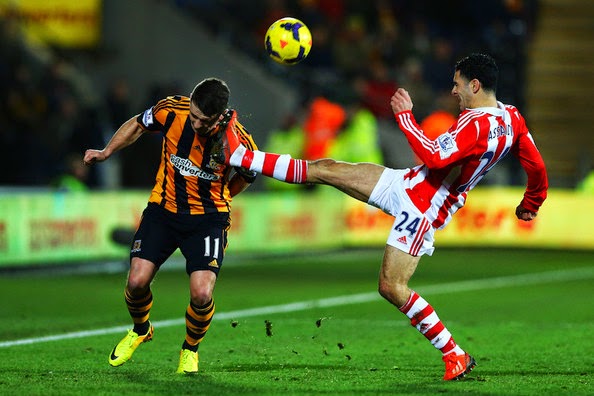  IDRPOKER.COM AGEN TEXAS POKER DAN DOMINO ONLINE INDONESIA TERPERCAYA - Hull City vs Stoke City - Bruce keluar untuk mengamati tim Stoke Cit