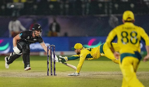 AUS vs NZ: James Neesham के रन आउट होते ही टूटा फैंस का दिल, ऑस्ट्रेलिया ने पांच रन से दी न्यूजीलैंड को शिकस्त