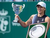 Iga Swiatek wins home WTA title in Warsaw.