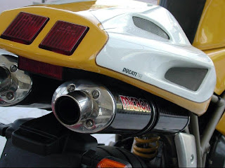 Ducati 748 super motorbike exhoust wallpaper