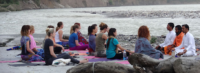 https://www.ojashvi.com/yoga-teacher-rishikesh.html