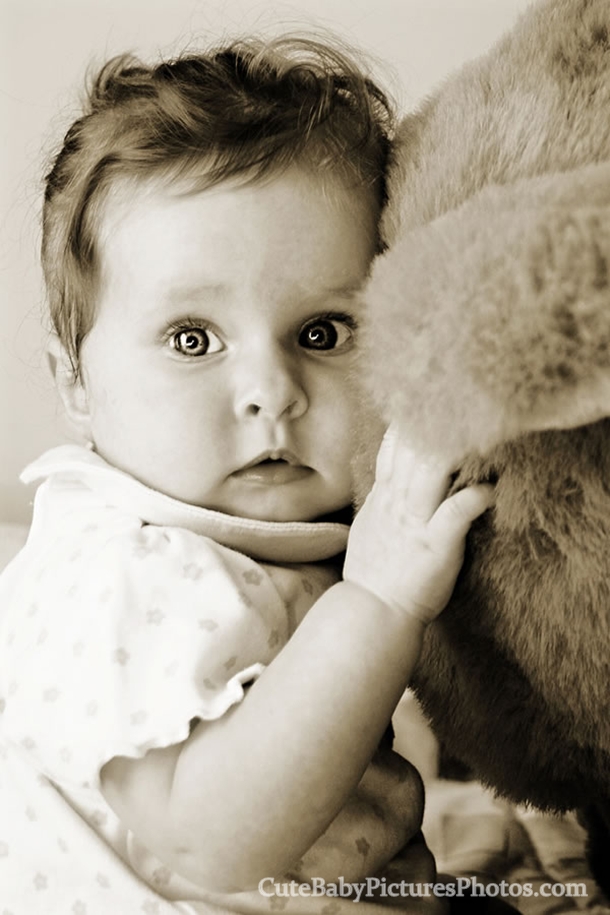 Cute Baby Pics in Black and White