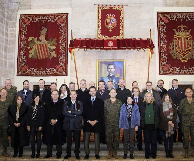 O general Gan Pampols recebe à imprensa da Comunidade Valenciana.