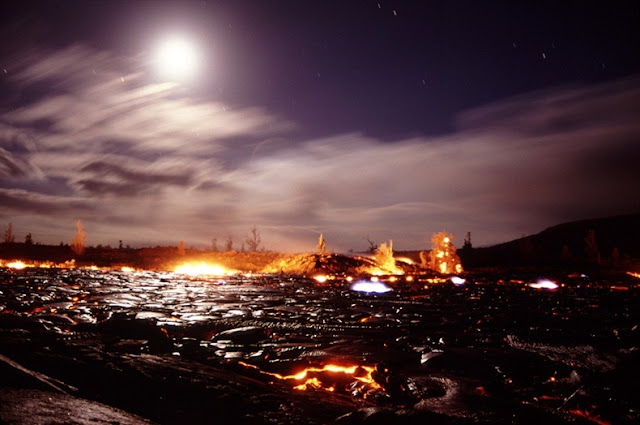 Pemandangan Lava yang Spektakuler di Volcanoes National Park Hawai 