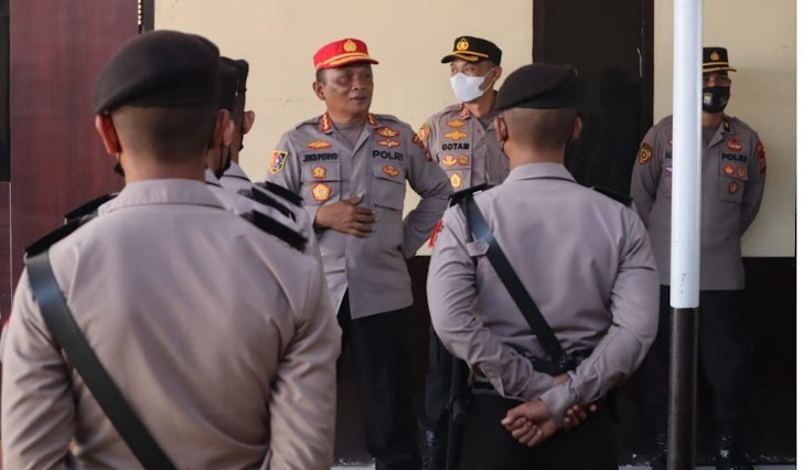 Ka SPN Batua Polda  Sulsel Didampingi Kapolres Meninjau Siswa Latja di Polres Takalar