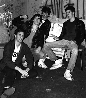 BAD RELIGION es una banda americana de PUNK ROCK formado en Los Ángeles el año 1980