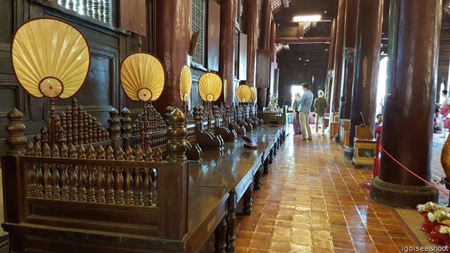 Inside Wat Phan Tao