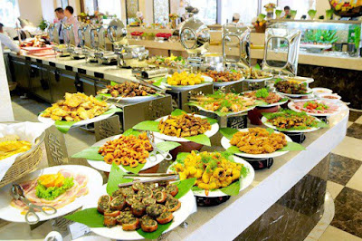 Cách sắp xếp trang trí bàn tiệc buffet đẹp