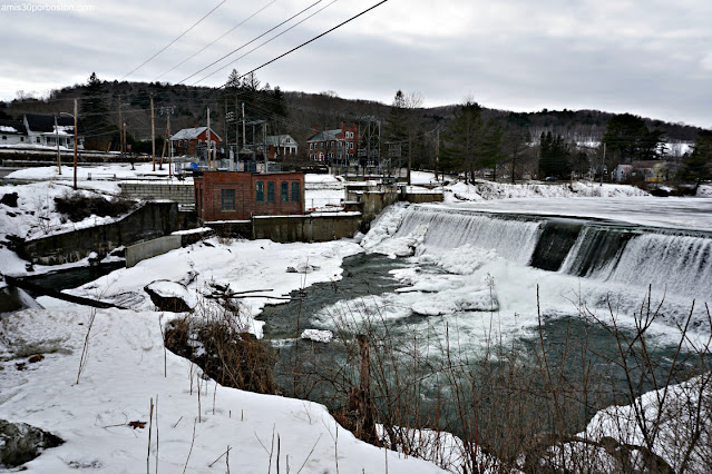 Presa Eléctrica en el Río Ottauquechee River en Vermont