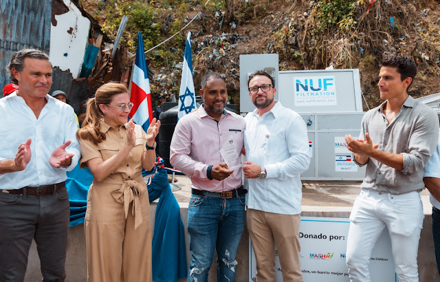 Embajada de Israel dona equipo de purificación de agua a comunidad Túnel de Capotillo
