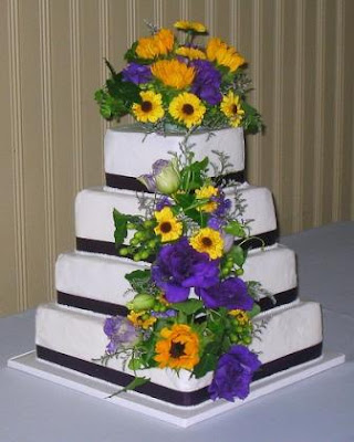 Wedding cakes with flowers on top is good decorate