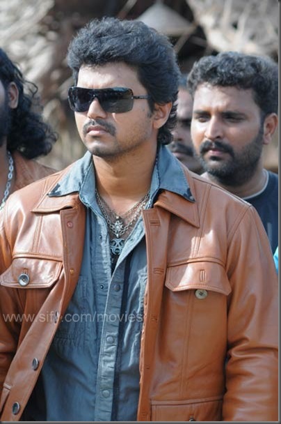 02 Ilayathalapathy Vijay's Vettaikaran stills 121209