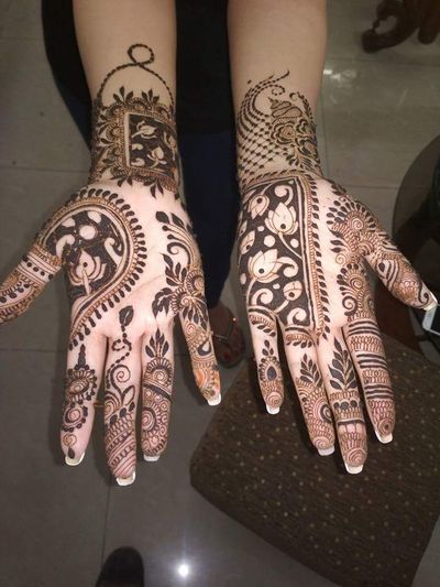 simple mehndi design photo