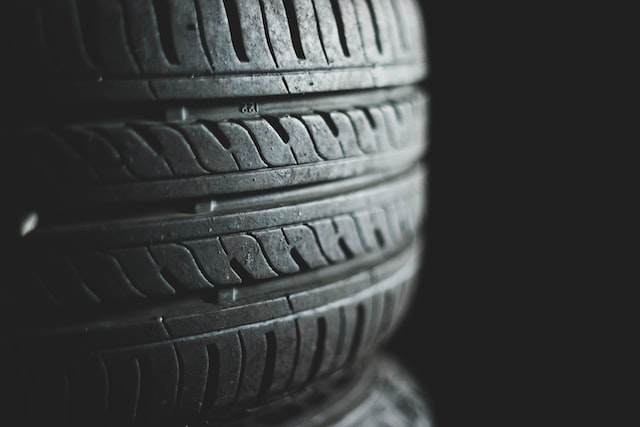 Algunos mitos sobre los neumáticos y llantas de moto