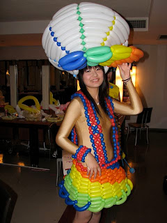 giant cap made from balloon