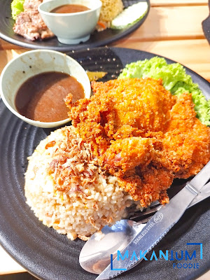 Nasi Goreng Chicken Chop Leezo