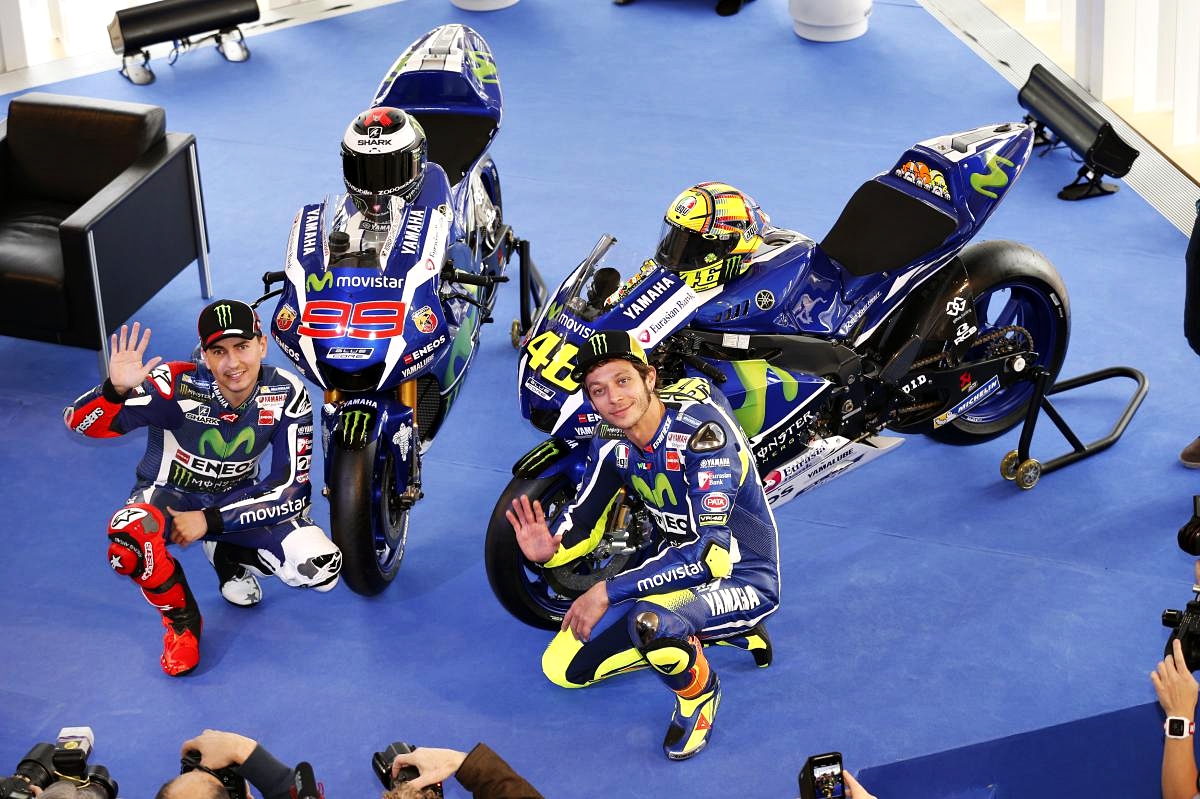 Gallery Foto Valentino Rossi Dan Lorenzo Dengan Motor Yamaha YZR