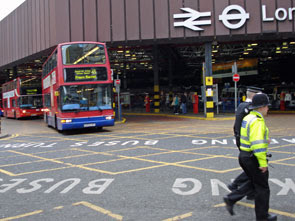 a 43 departs London Bridge station