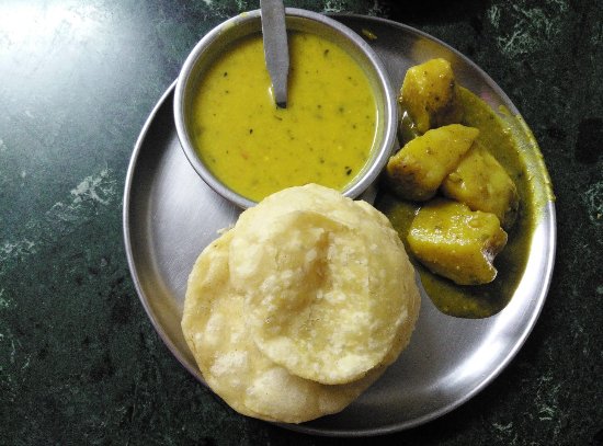 Putiram Sweets Kochuri and Cholar Daal