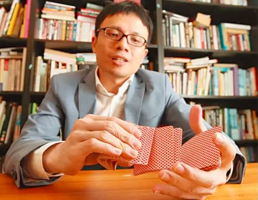8 năm chơi poker kiếm được 3,8 triệu USD, người đàn ông dốc hết tiền khởi nghiệp tạo nên 'kỳ lân' giao hàng Lalamove, trở thành tỷ phú đôla ở tuổi 44 - Ảnh 1.