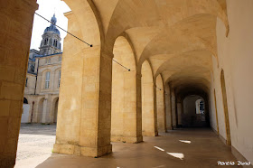 Cour Mably